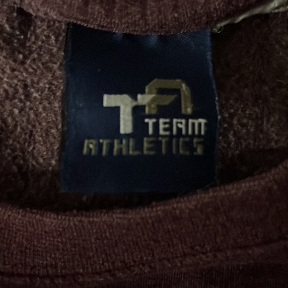 Burgundy crew neck. - Picture 3 of 3